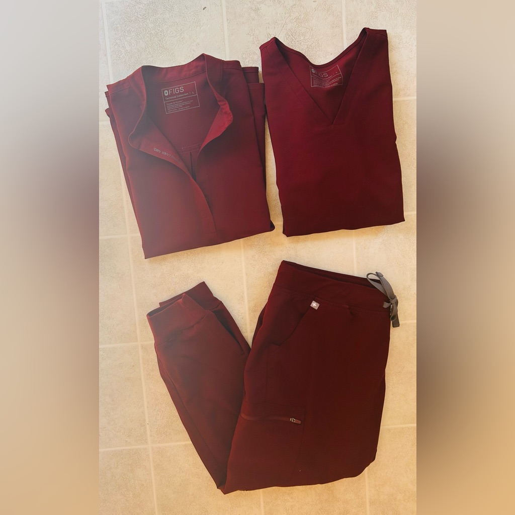 Figs 3-Piece Scrub Set